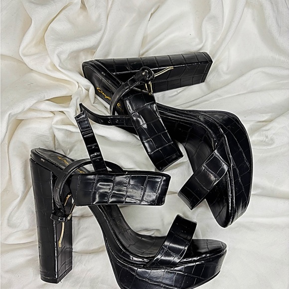 chunky platform heels gator skin design size 8 i’m at 7 1/2 heel 6 1/2 - Picture 4 of 4
